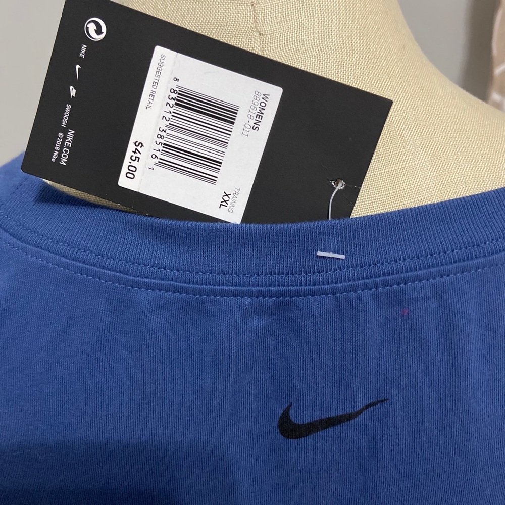 Nike Ladies Plus SZ Summer current season T-shirt